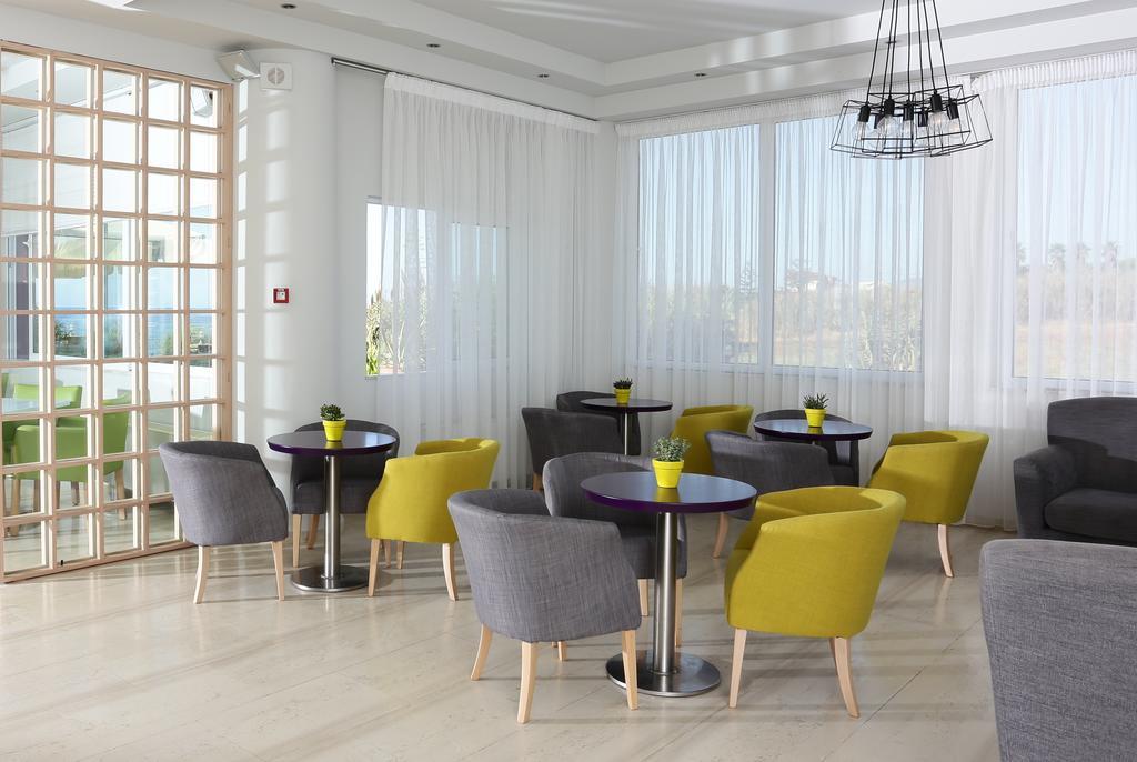 Artina Aparthotel Marathópoli Kültér fotó